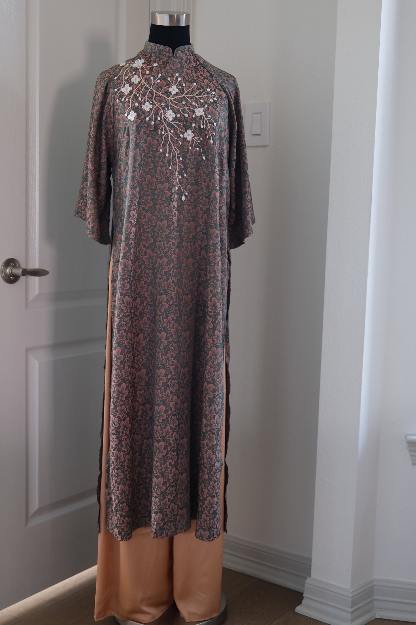 Vietnamese Traditional Ao Dai