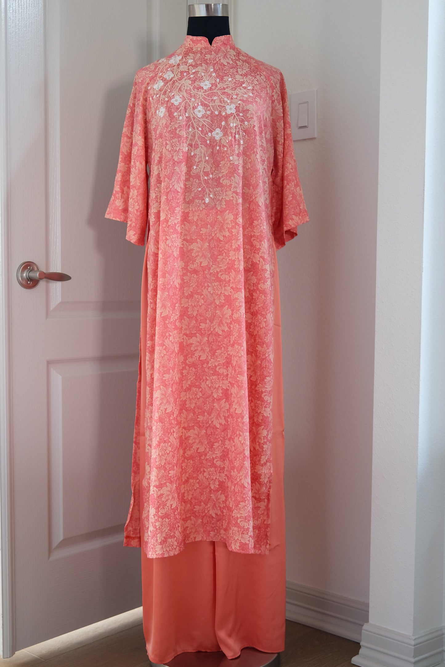 Vietnamese Traditional Ao Dai