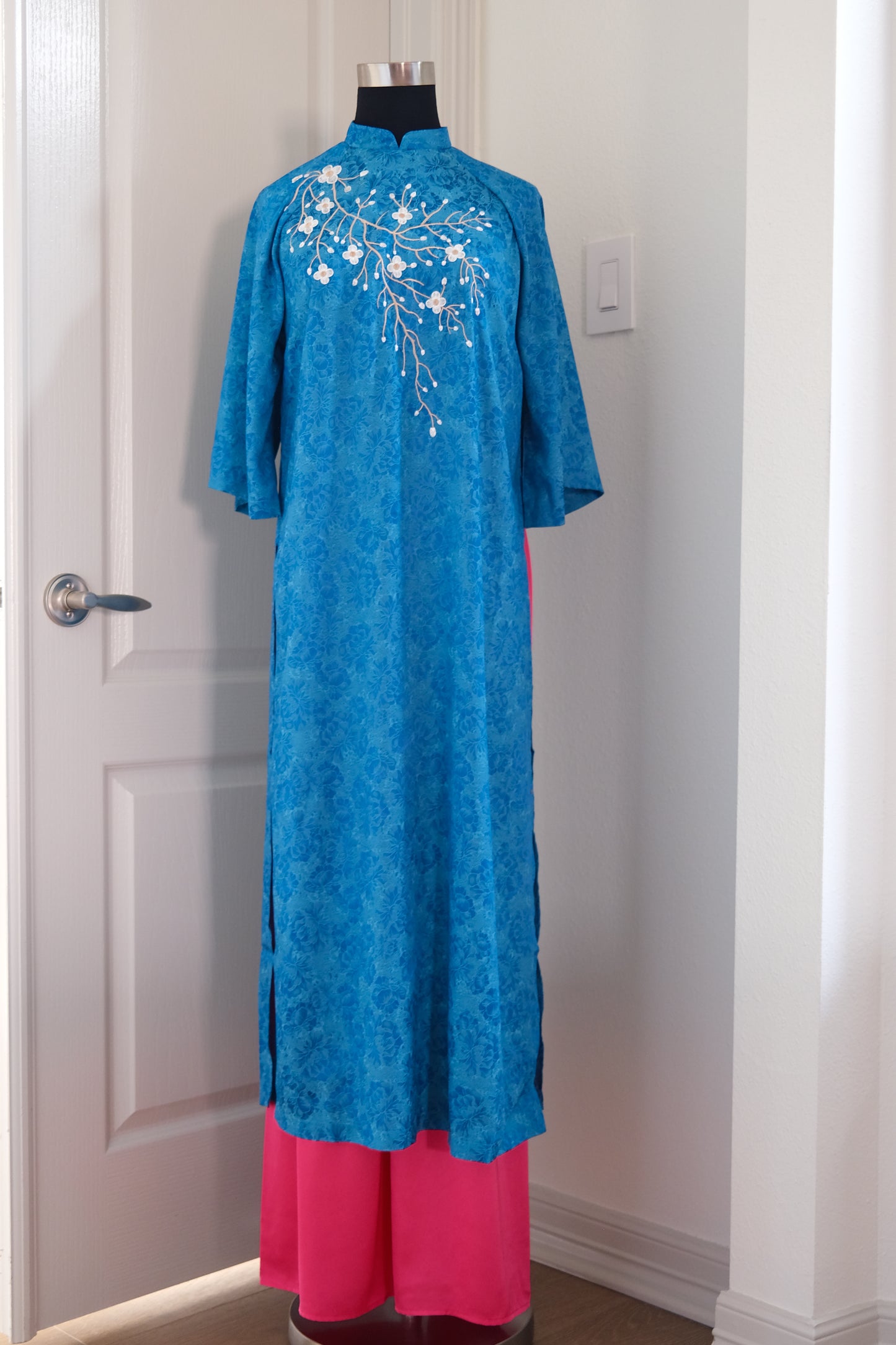 Vietnamese Traditional Ao Dai