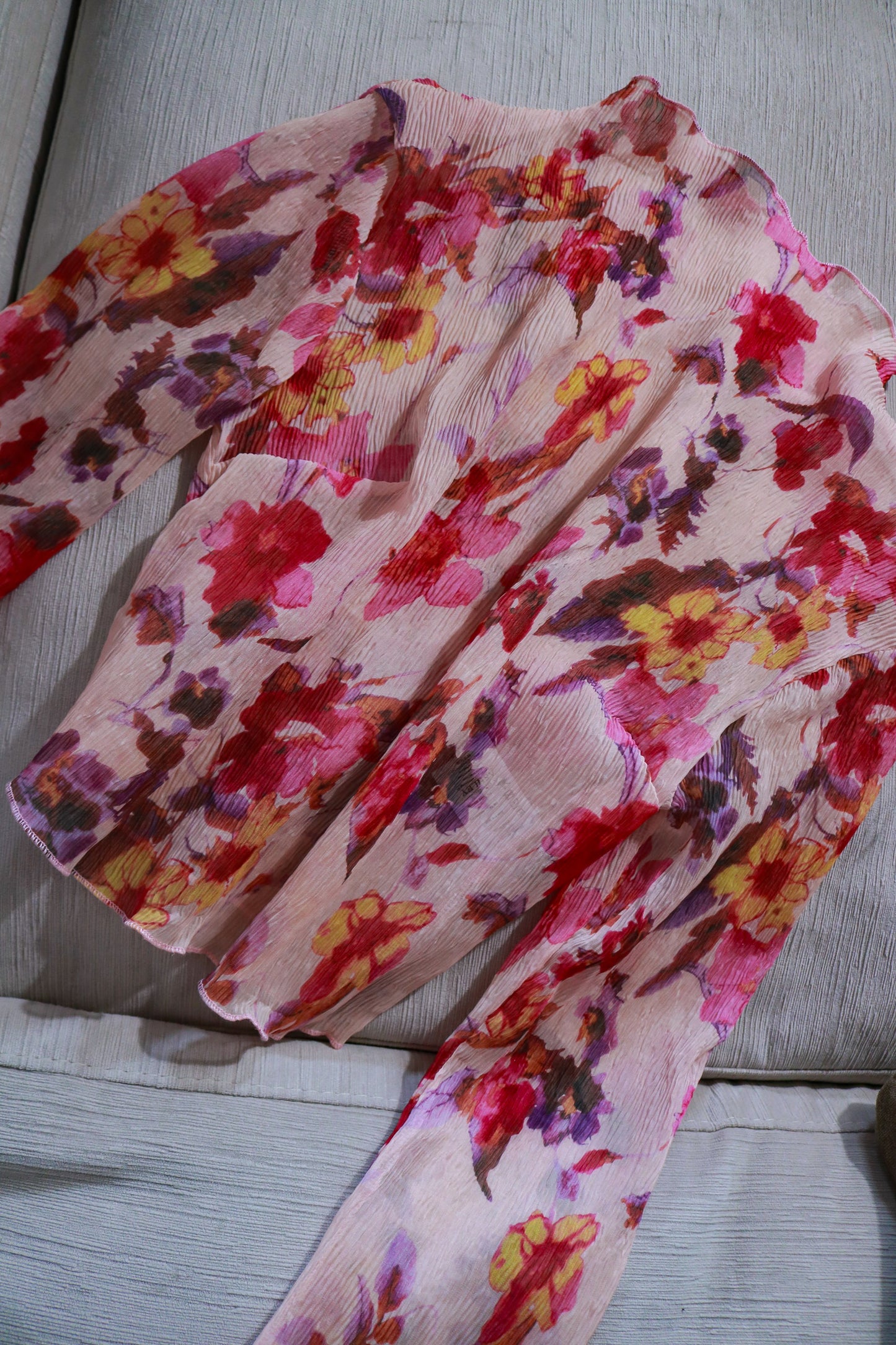 Long-sleeves Floral Blouse