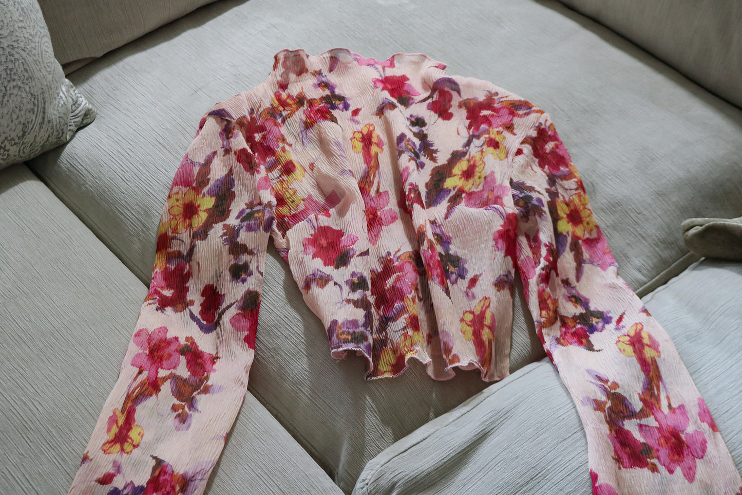 Long-sleeves Floral Blouse