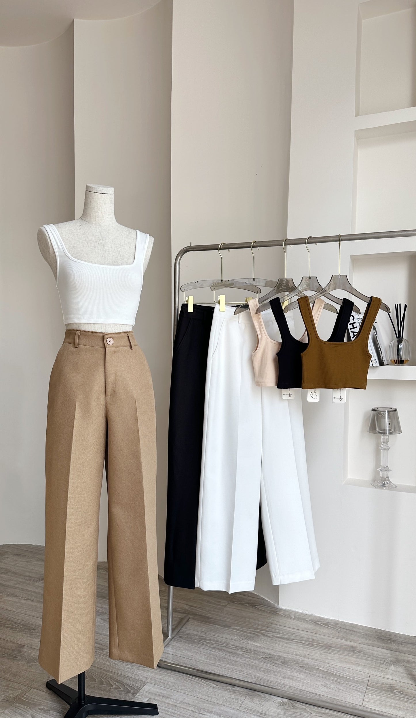 Wide-Leg Trouser