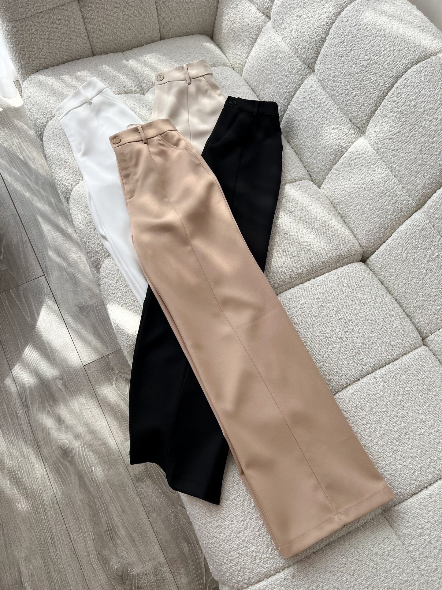 Wide-Leg Trouser